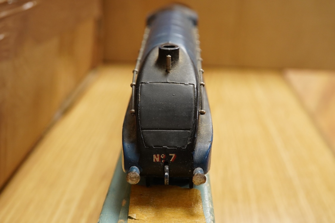 A collection of Hornby Dublo railway for 3-rail running, including three boxed locomotives; an LNER class A4 4-6-2 tender locomotive, Sir Nigel Gresley 7 (EDL1), a BR Duchess of Montrose 46232 (EDL12), and a BR class N2